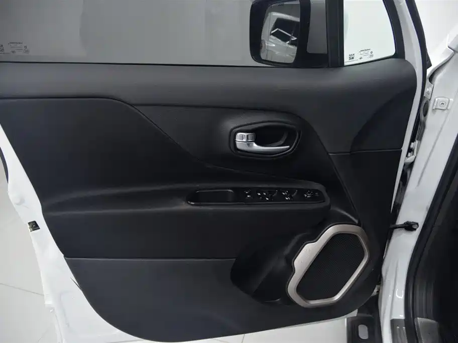 Renegade Connected Large Screen 180 T Auto Power Energy