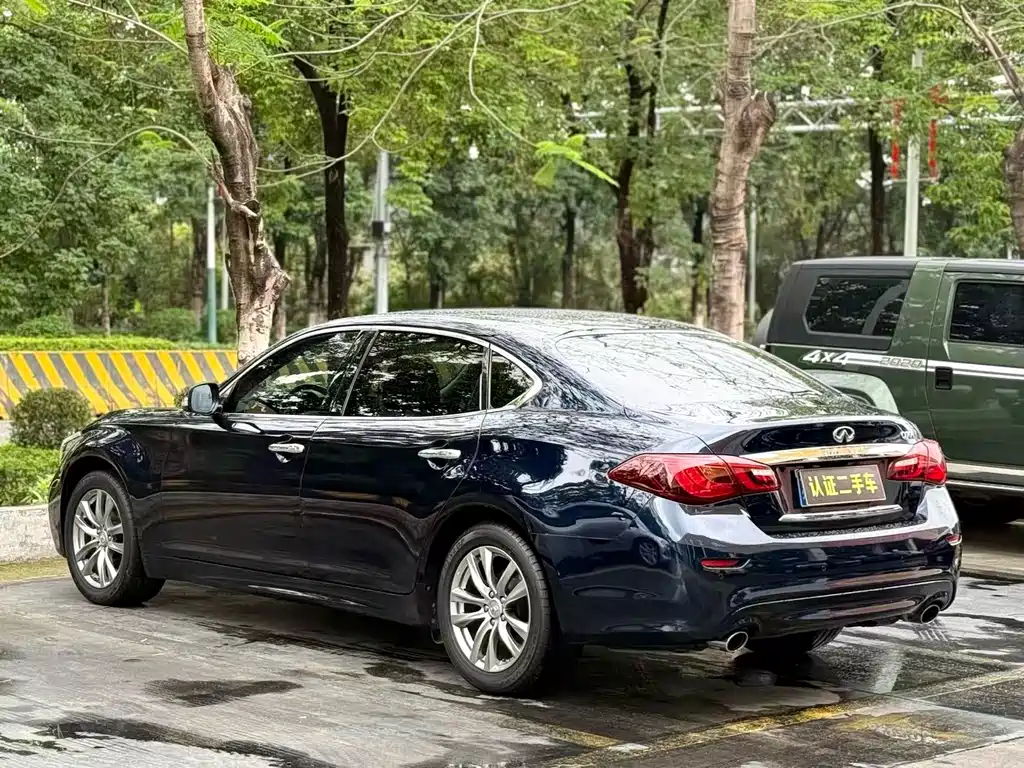 Infiniti Q70 Q70 L 2.0 T Elite