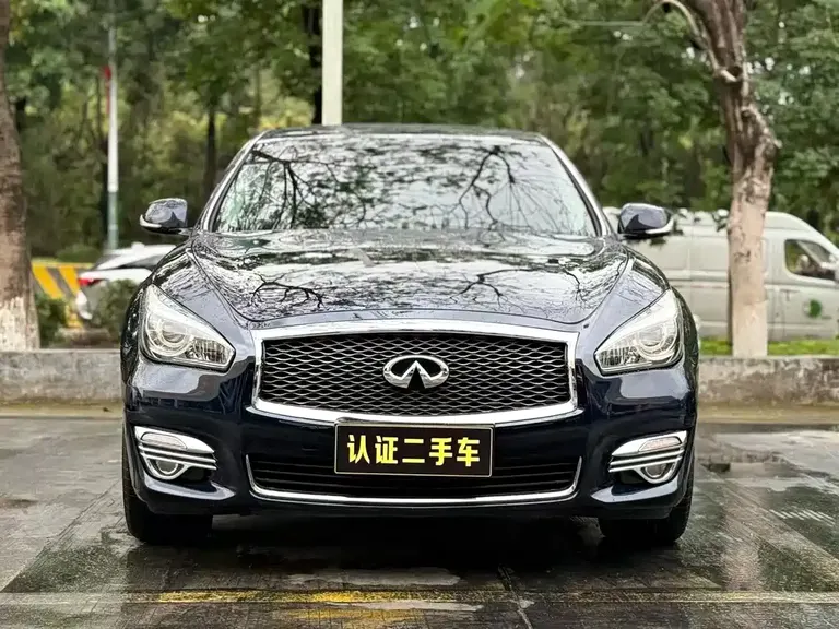 Infiniti Q70 Q70 L 2.0 T Elite