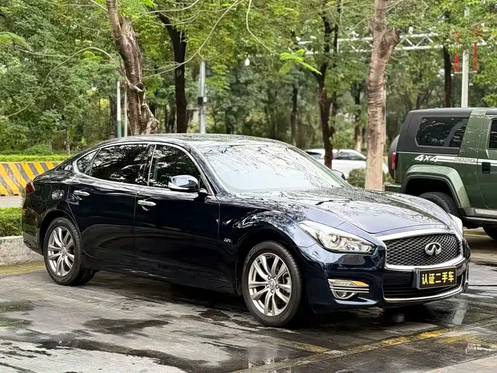 Infiniti Q70 Q70 L 2.0 T Elite