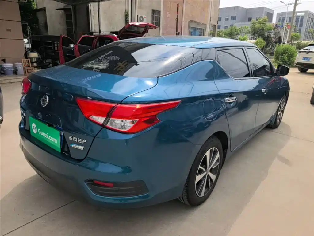 Lannia 1.6 L CVT Cool