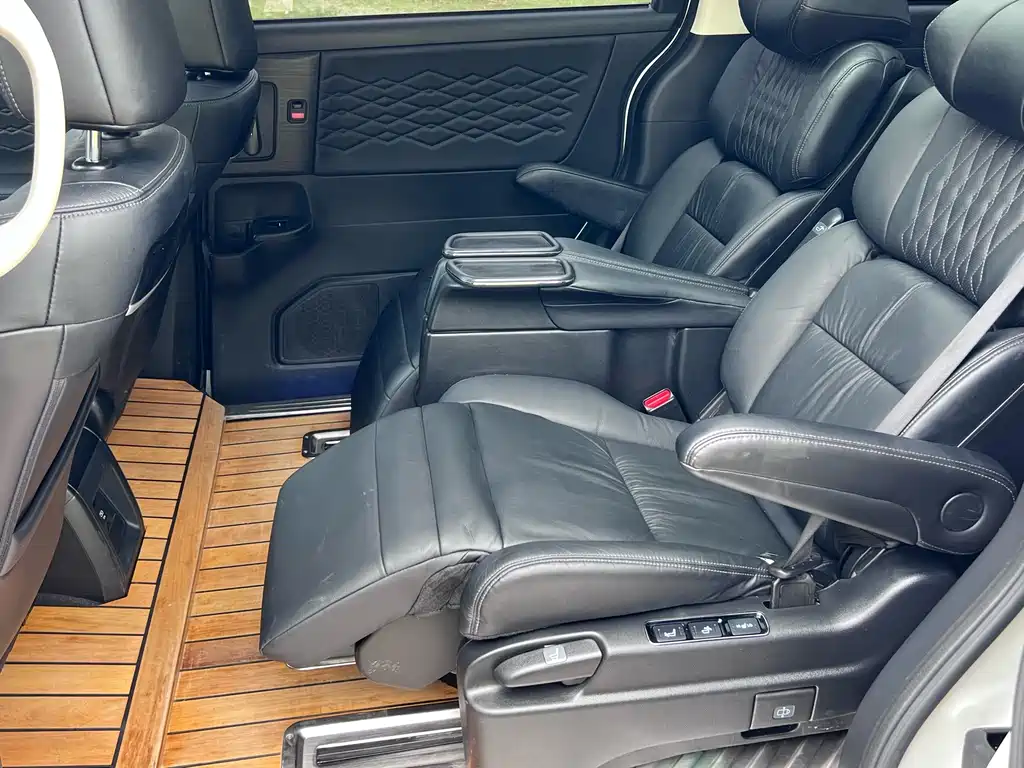 Elysion 2.0 L e:HEV Luxury Early Enjoyment