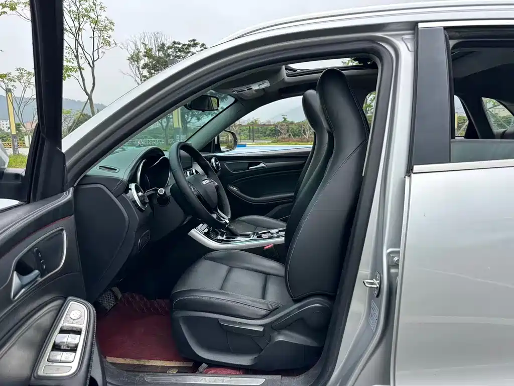 Junma MEET 3 君马MEET 3美图3 2018款 1.5 T CVT舒适型