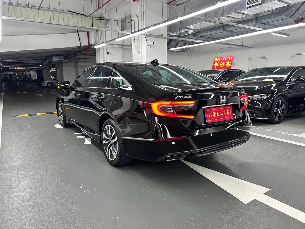 Accord Sharp· Hybrid 2.0 L Phantom Night · Sharp Smart