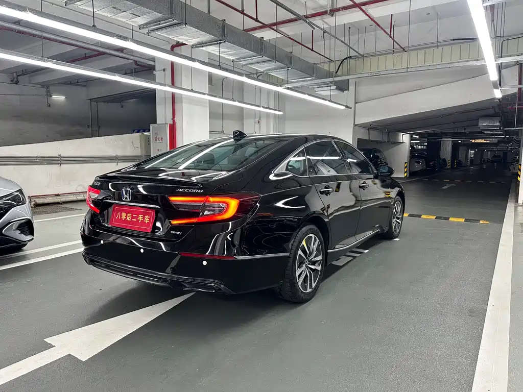 Accord Sharp· Hybrid 2.0 L Phantom Night · Sharp Smart