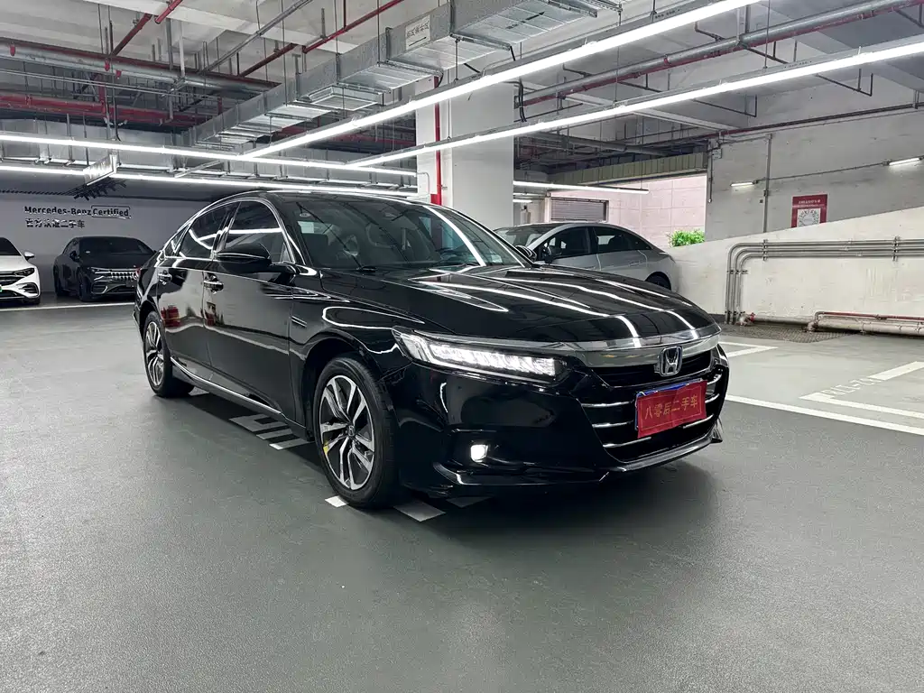 Accord Sharp· Hybrid 2.0 L Phantom Night · Sharp Smart