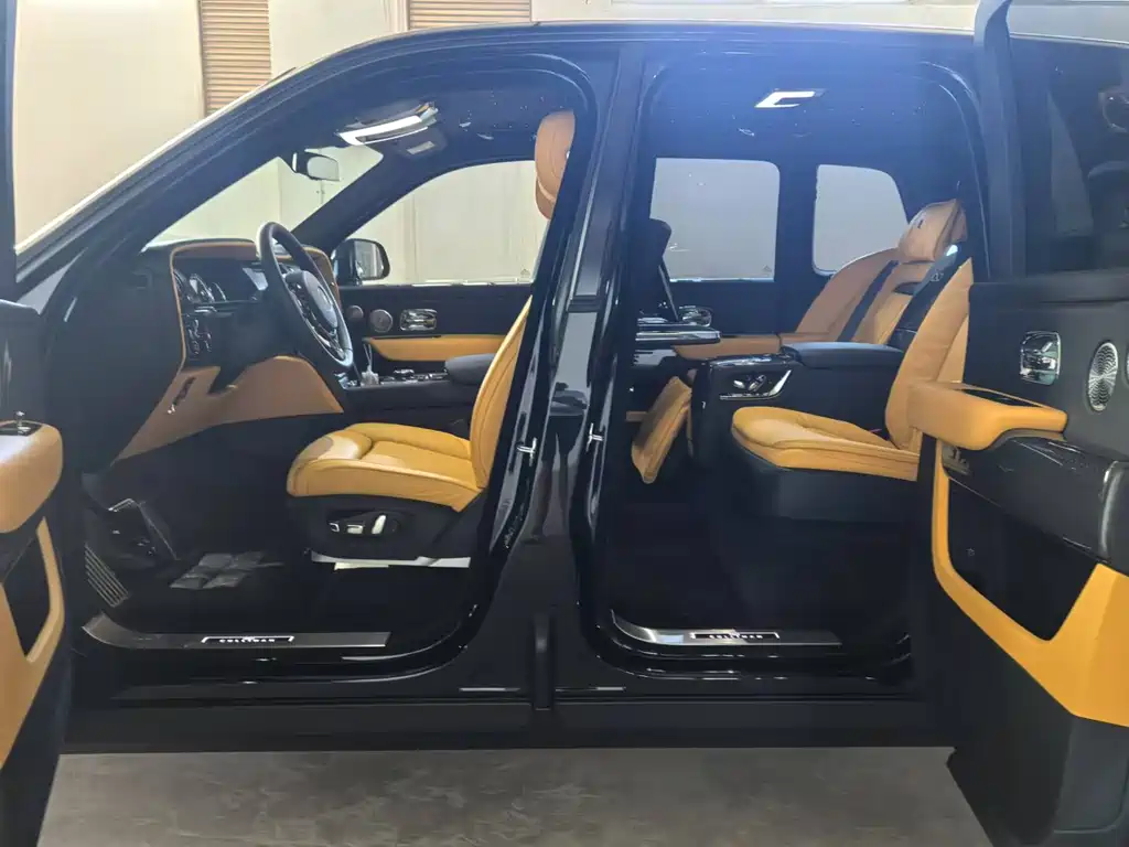 Cullinan Black Badge