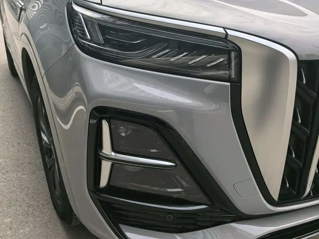 Hongqi HS5 2.0 T Flagship Enjoyment Pro