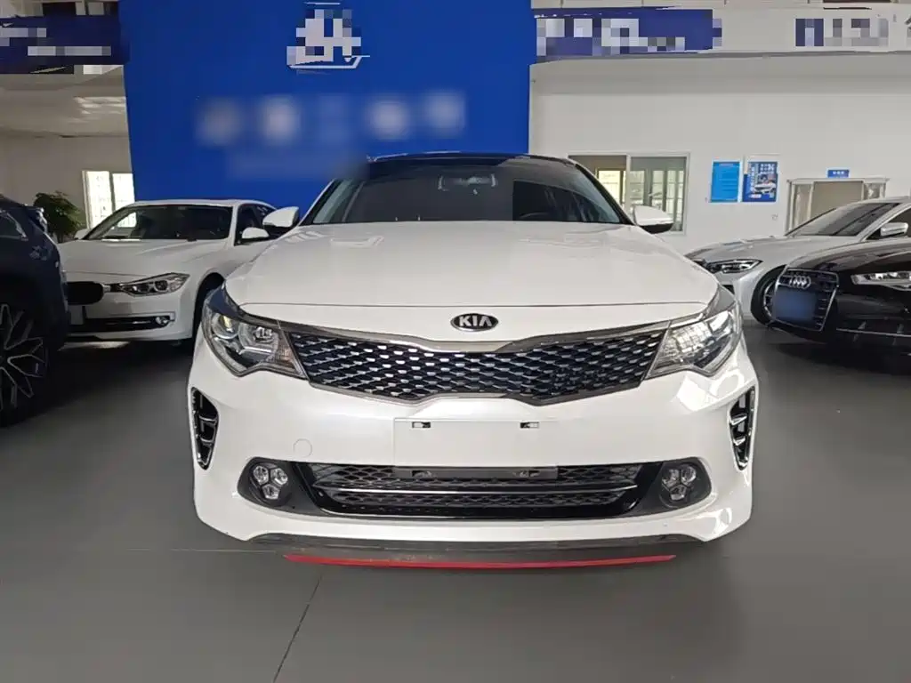 Kia K5 1.6 T Auto LUX