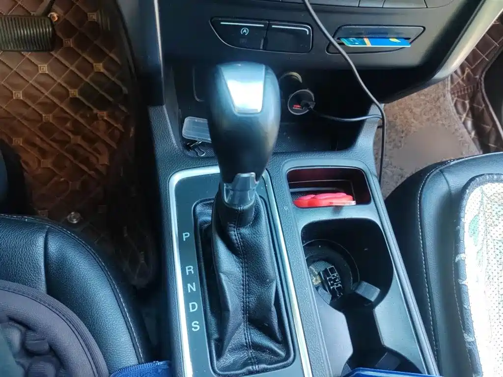 Kuga EcoBoost 180 2 WD Platinum Wing