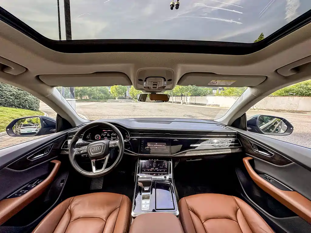 Audi Q8 55 TFSI Luxury Dynamic