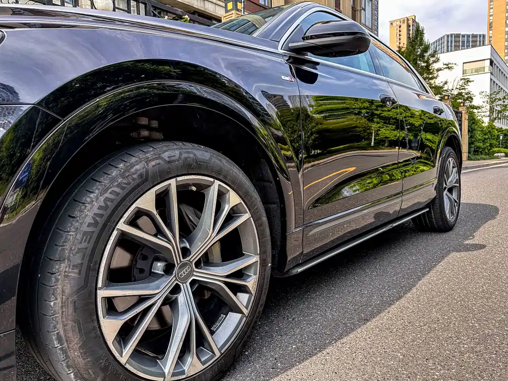 Audi Q8 55 TFSI Luxury Dynamic