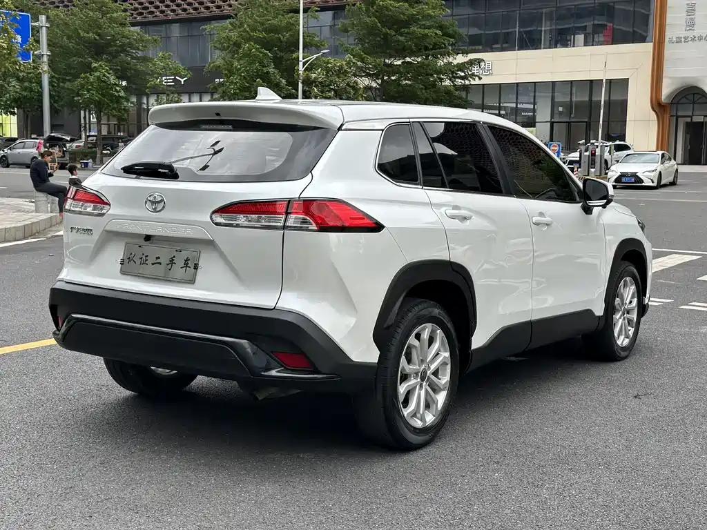 Frontlander 2.0 L CVT Leading