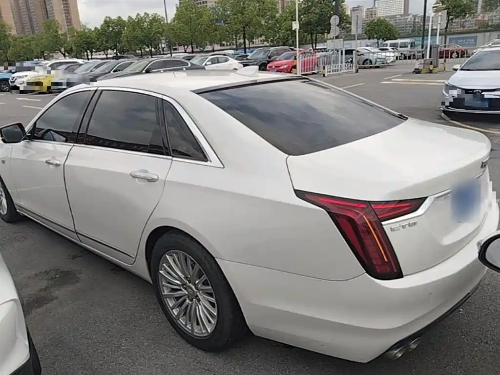 Cadillac CT6 28 T Fashion