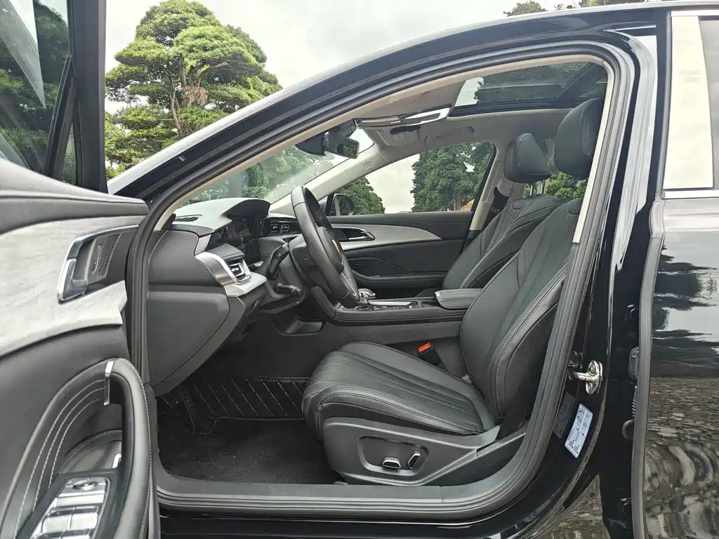 Hongqi H5 2.0 T Auto Flagship Smooth