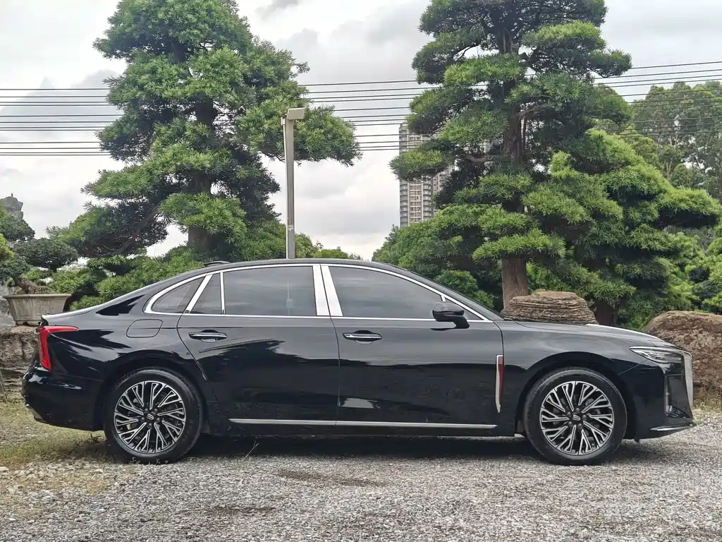 Hongqi H5 2.0 T Auto Flagship Smooth