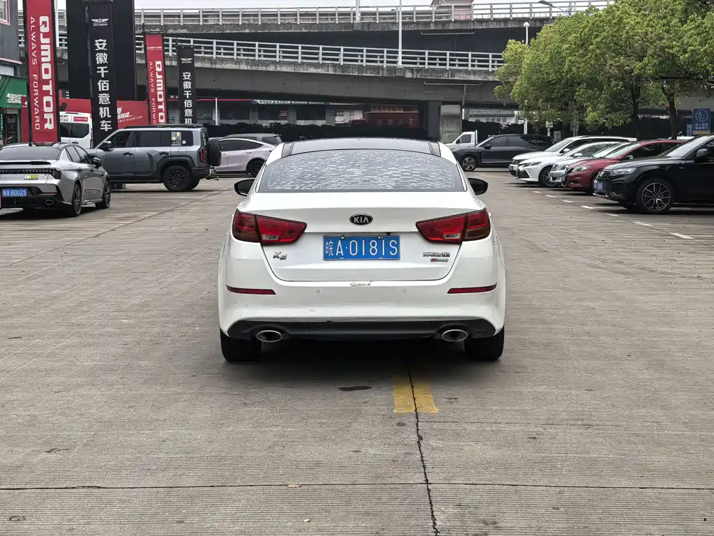 Kia K5 2.0 L Auto Luxury