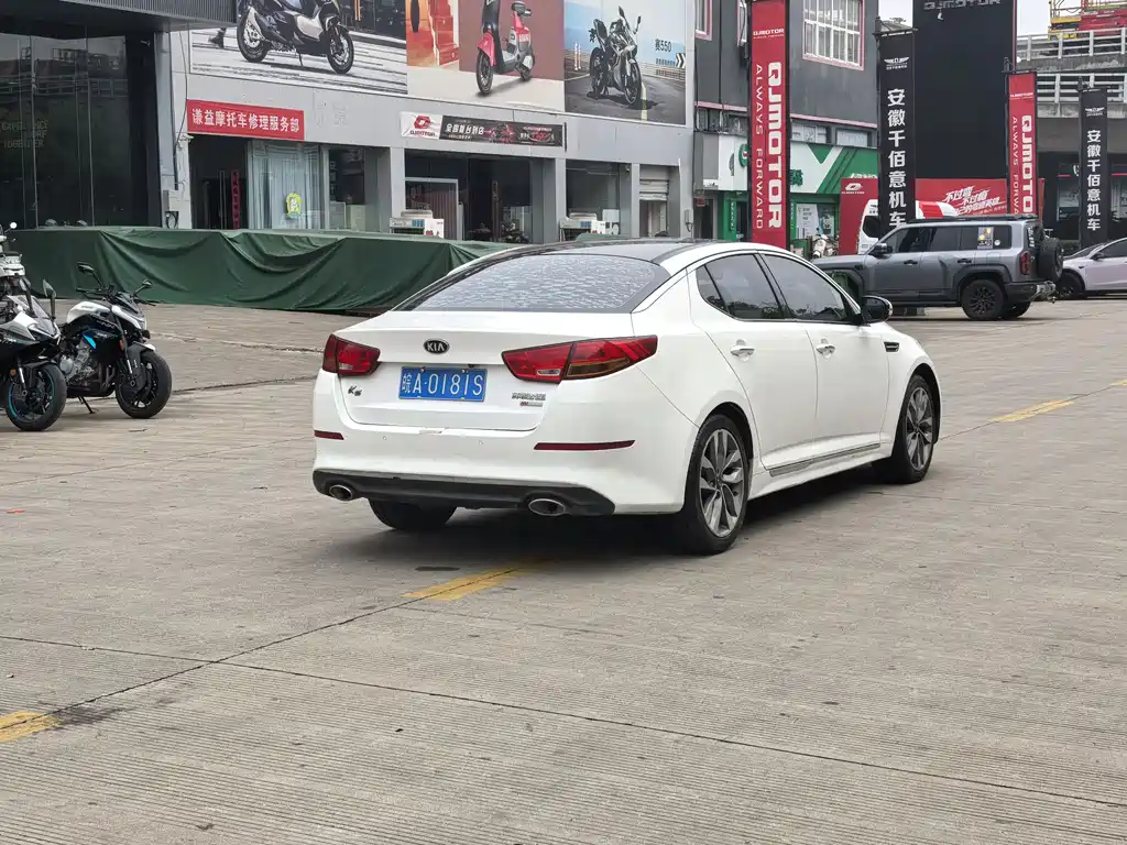 Kia K5 2.0 L Auto Luxury