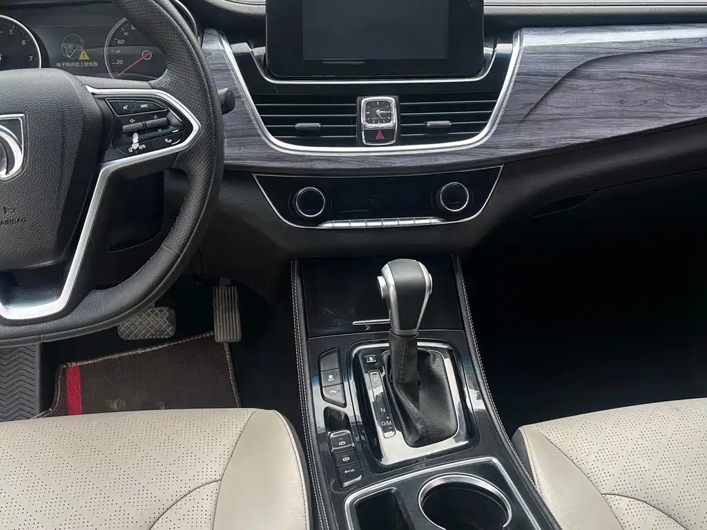 Baojun 730 1.5 T DCT Style 7-seat CN-V