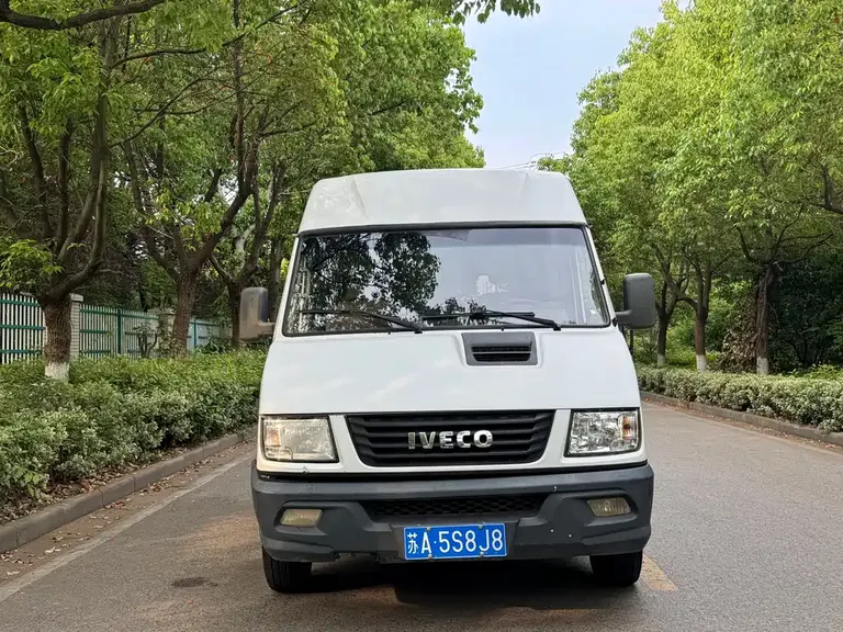 Iveco Deyi 2.5 T A35 Bus 5-7-seat47 Z5