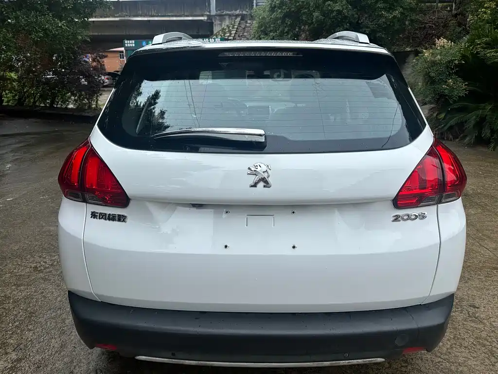 Peugeot 2008 2014 1.6 L Auto Navigator