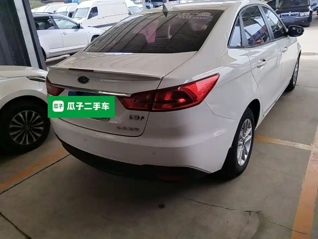 Escort 福睿斯 2019款 改款 1.5 L 手动质享型（胎压监测） 国VI