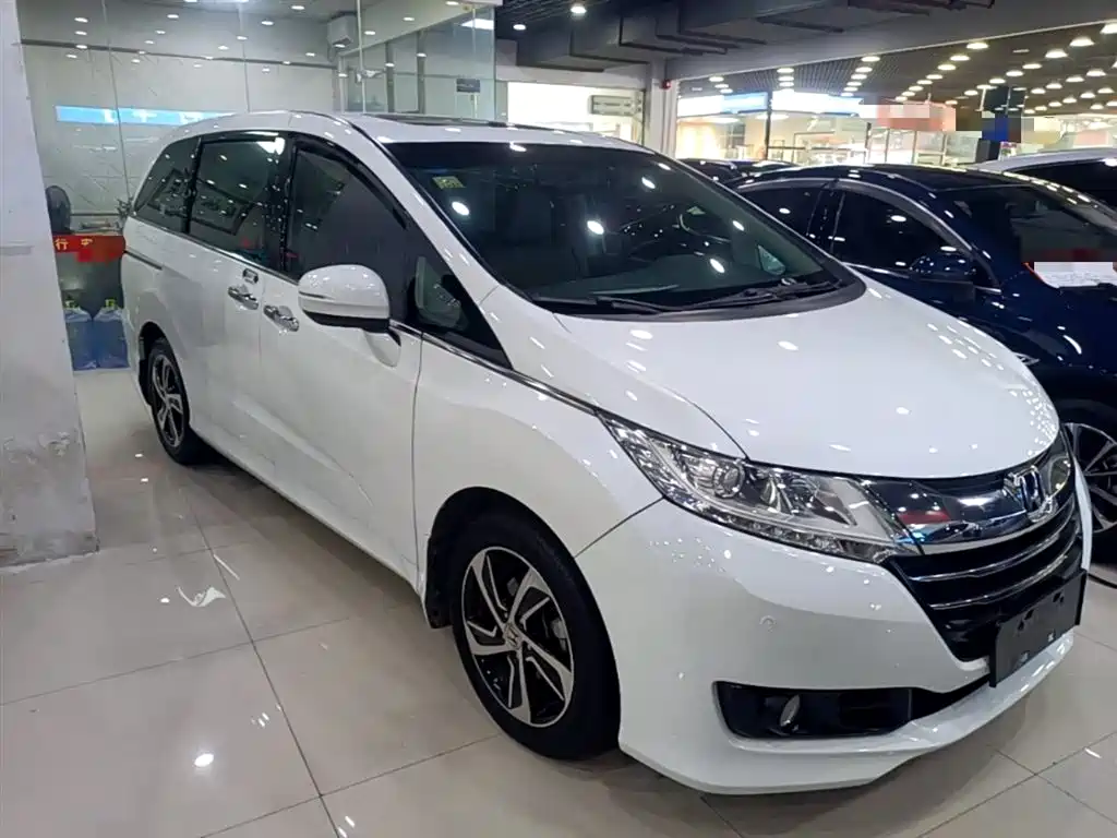 Odyssey 2.4 L Luxury