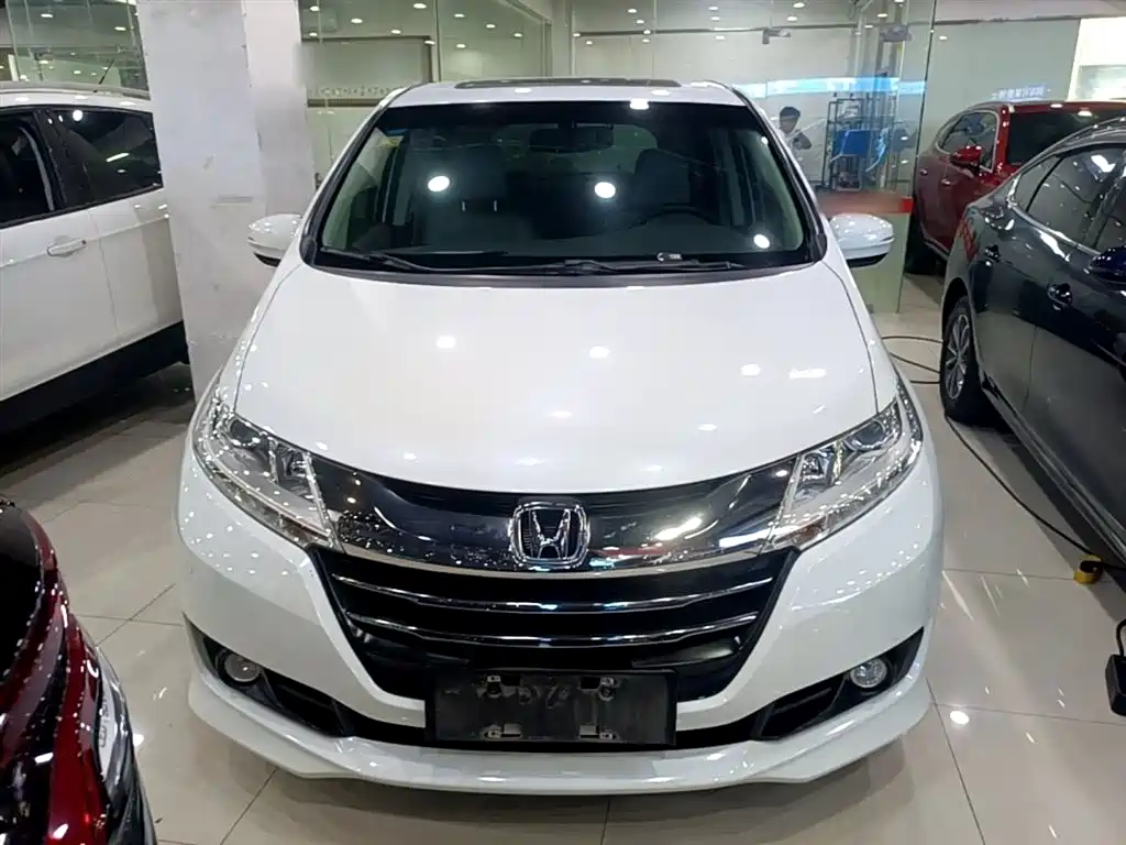 Odyssey 2.4 L Luxury