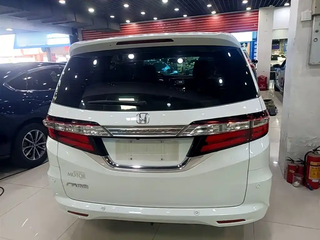 Odyssey 2.4 L Luxury