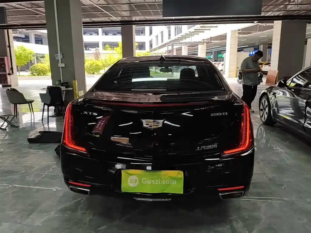 Cadillac XTS 28 T Tech