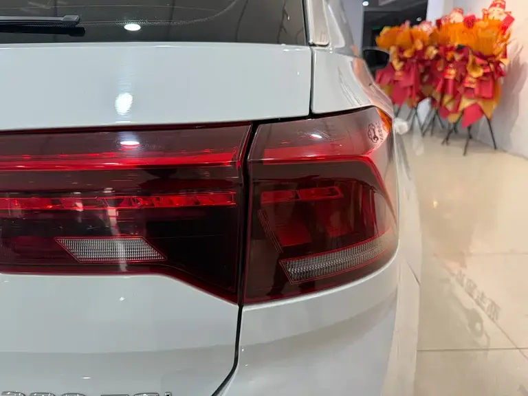 Volkswagen T-ROC 280 TSI DSG 2 WD Comfort Enjoyment PLUS