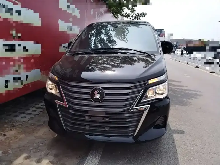 Dongfeng Lingzhi M5 L 1.6 L Basic 7-seat