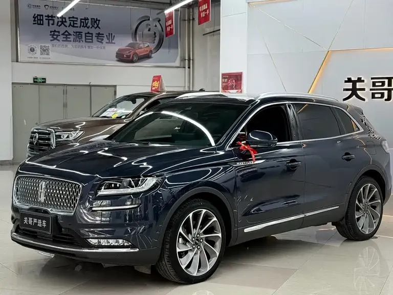 Lincoln Nautilus 2.7 T 4 WD Graceful
