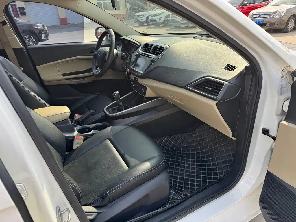 Escort 1.5 L Manual Comfort
