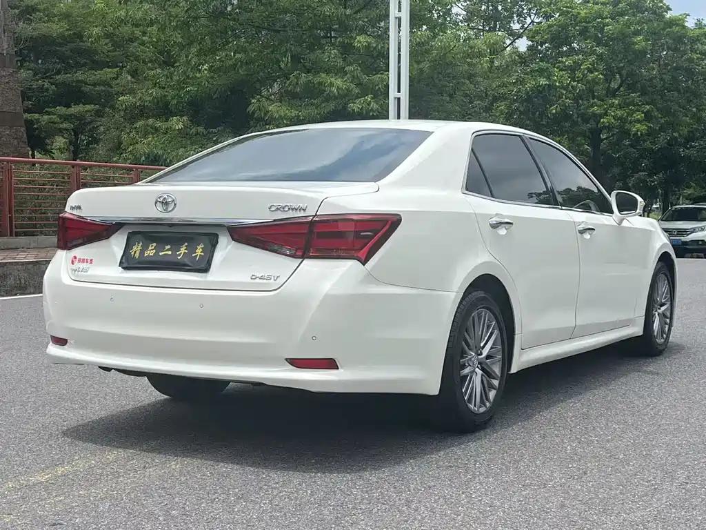 Crown 2.0 T Sport