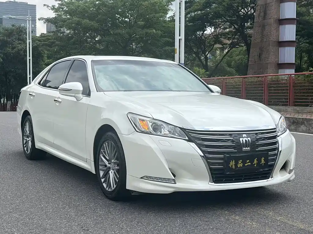 Crown 2.0 T Sport