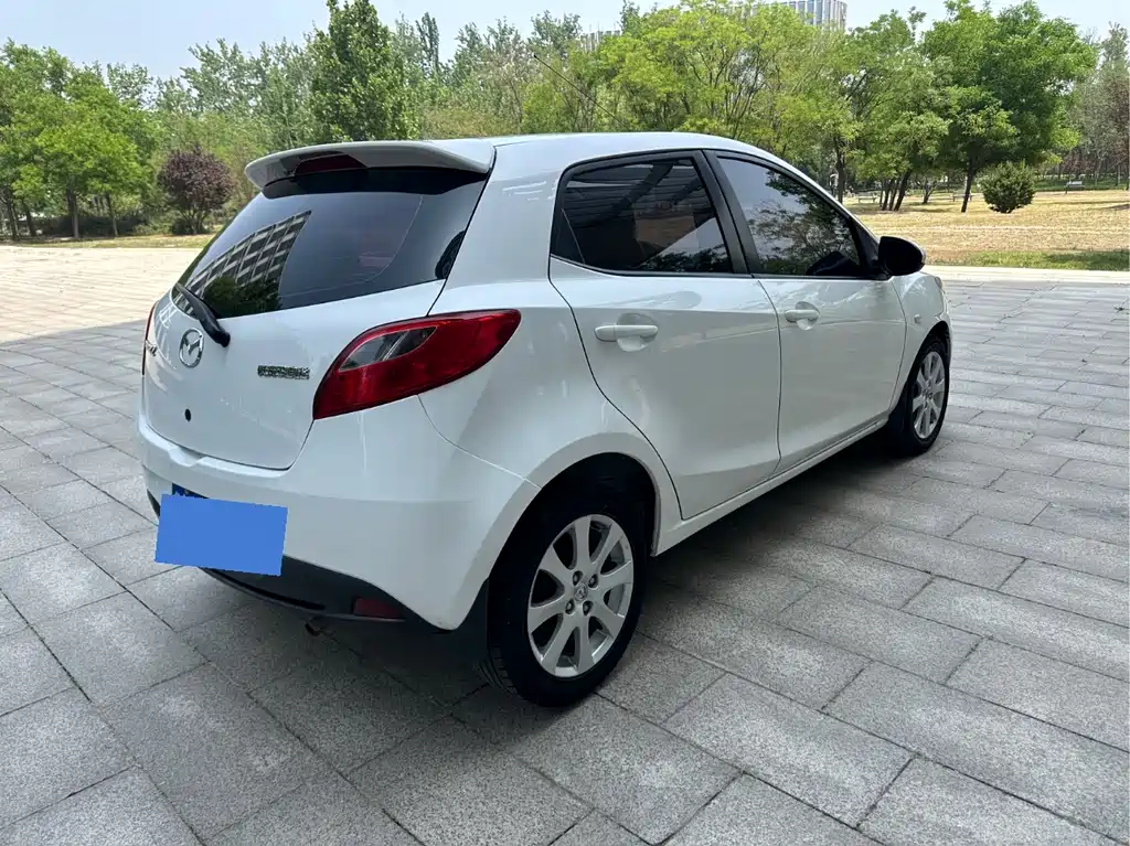 Mazda 2 Dynamic Shine 1.5 L Auto Value