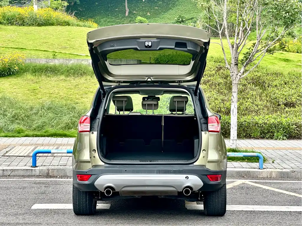 Kuga 2.0 L GTDi 4 WD Elite