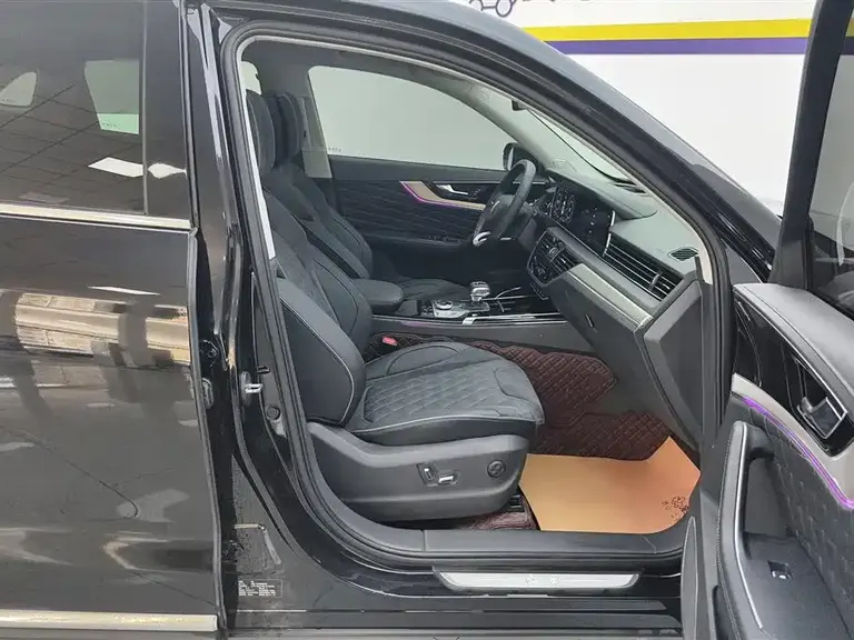 Hongqi HS5 2.0 T Connected Flagship Enjoyment 4 WD