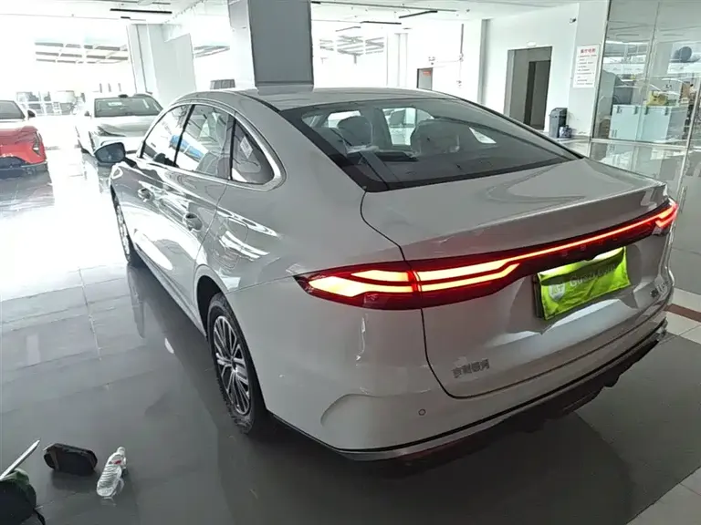 Geely Galaxy Xingyao 6 60 km Sailing