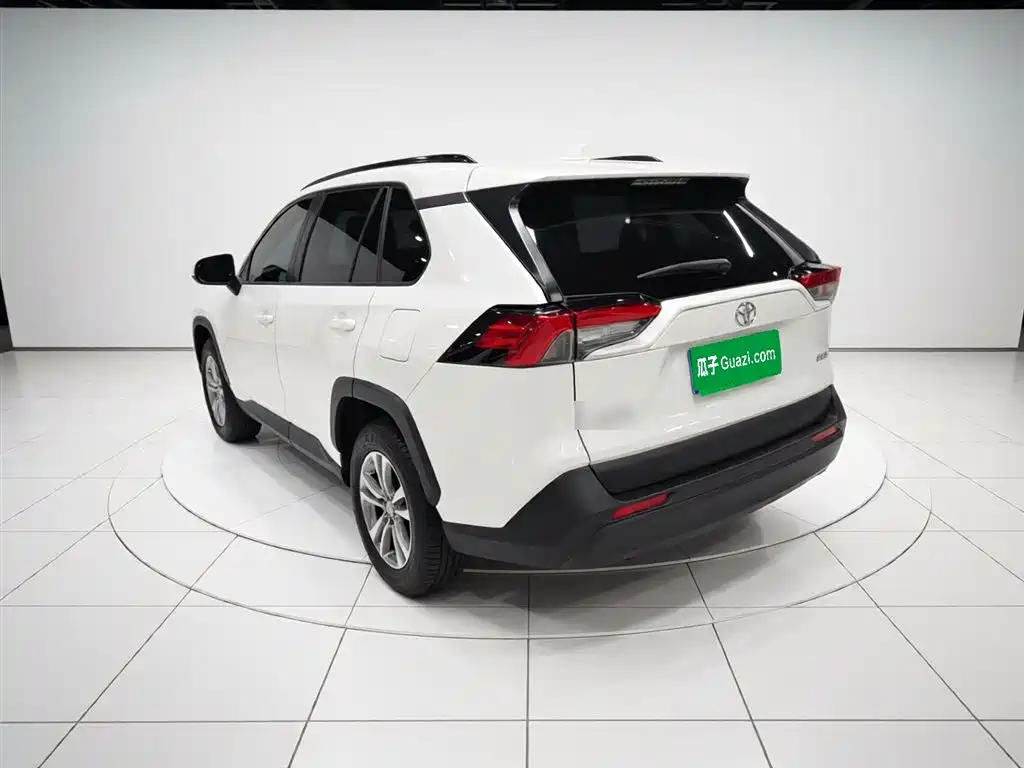 RAV4 2.0 L CVT 2 WD Urban