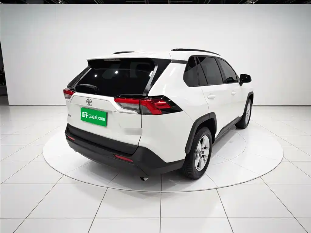 RAV4 2.0 L CVT 2 WD Urban