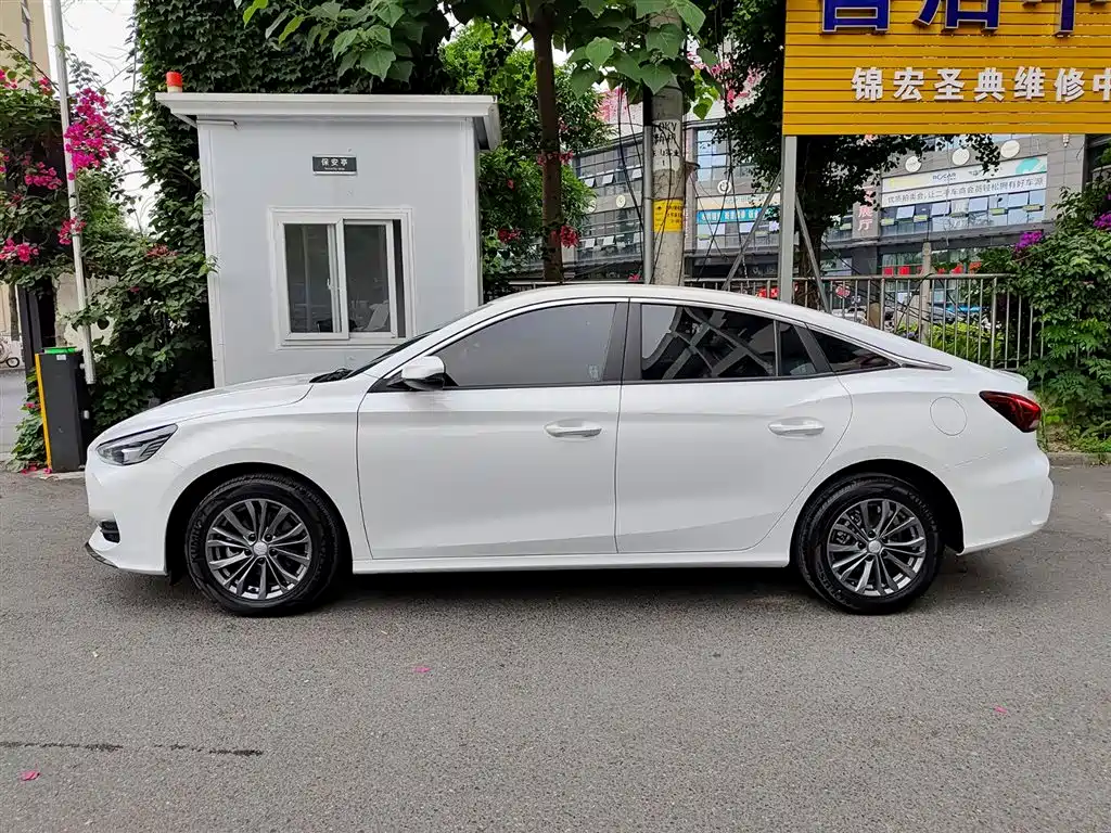MG5 180 DVVT Global