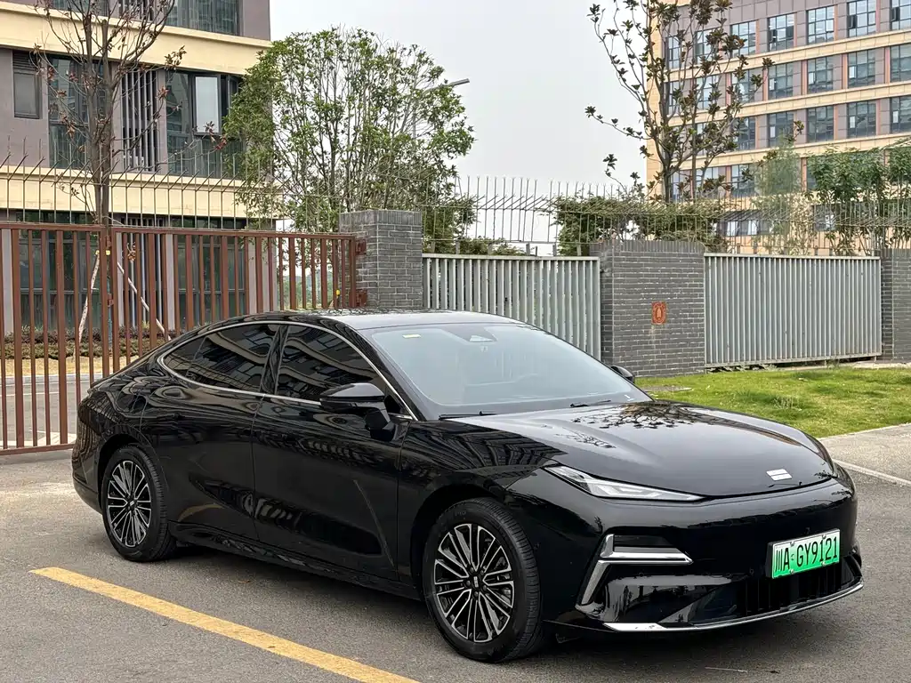 Galaxy Xingyao 8 130 km EM-i Premium