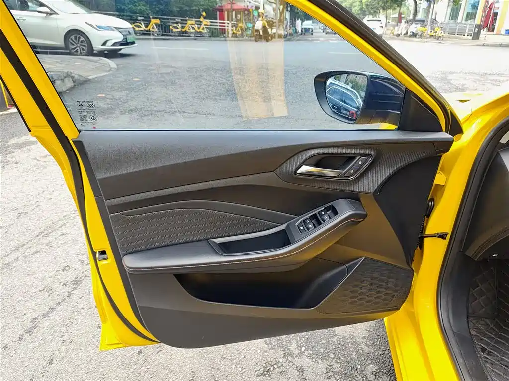 MG5 300 TGI DCT Trend Cross Grand Enjoyment
