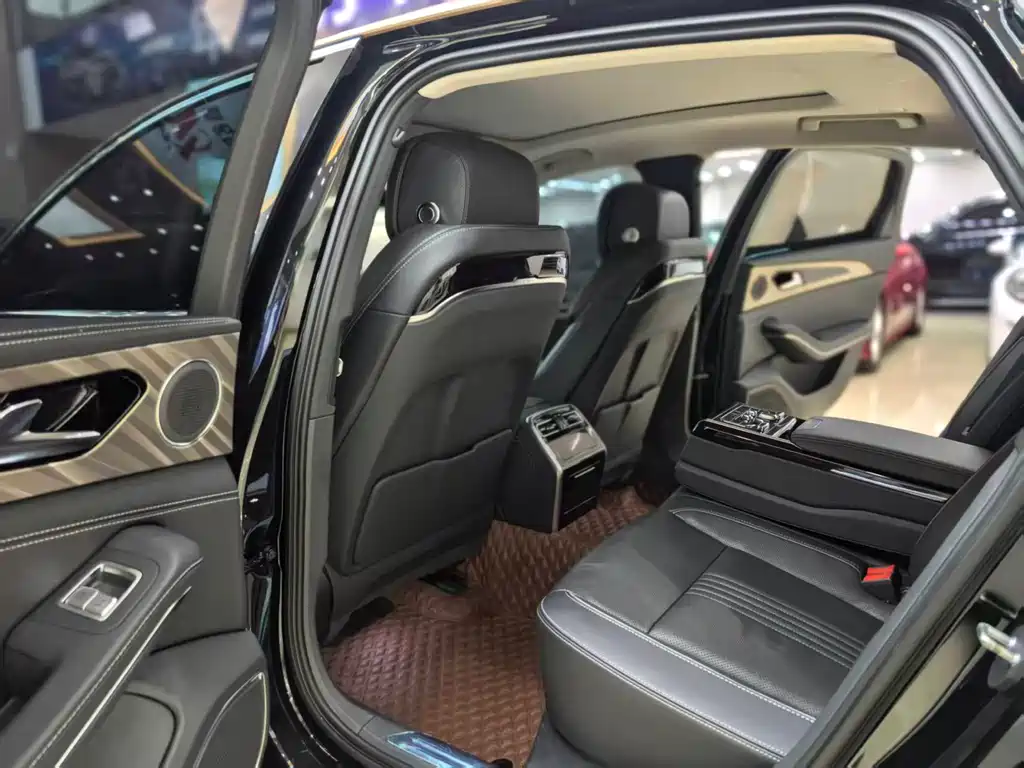 Hongqi H9 2.0 T Connected Flagship Enjoyment