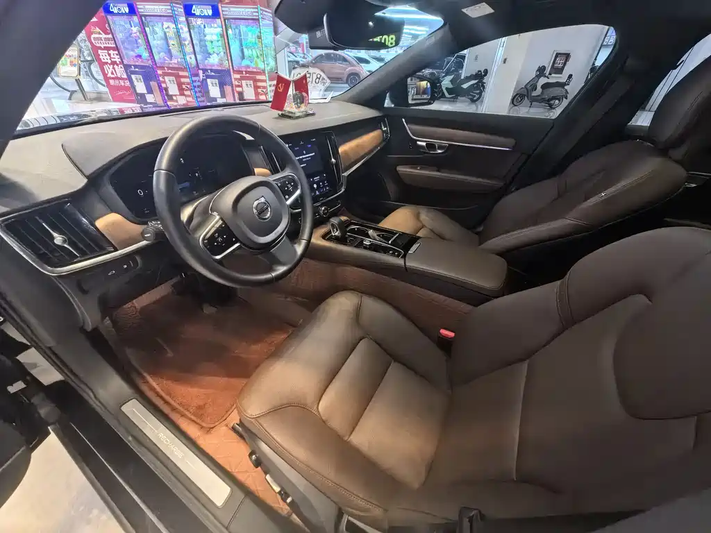 Volvo S90 PHEV T8 PHEV 4 WD Long Range Smart Ease Luxury