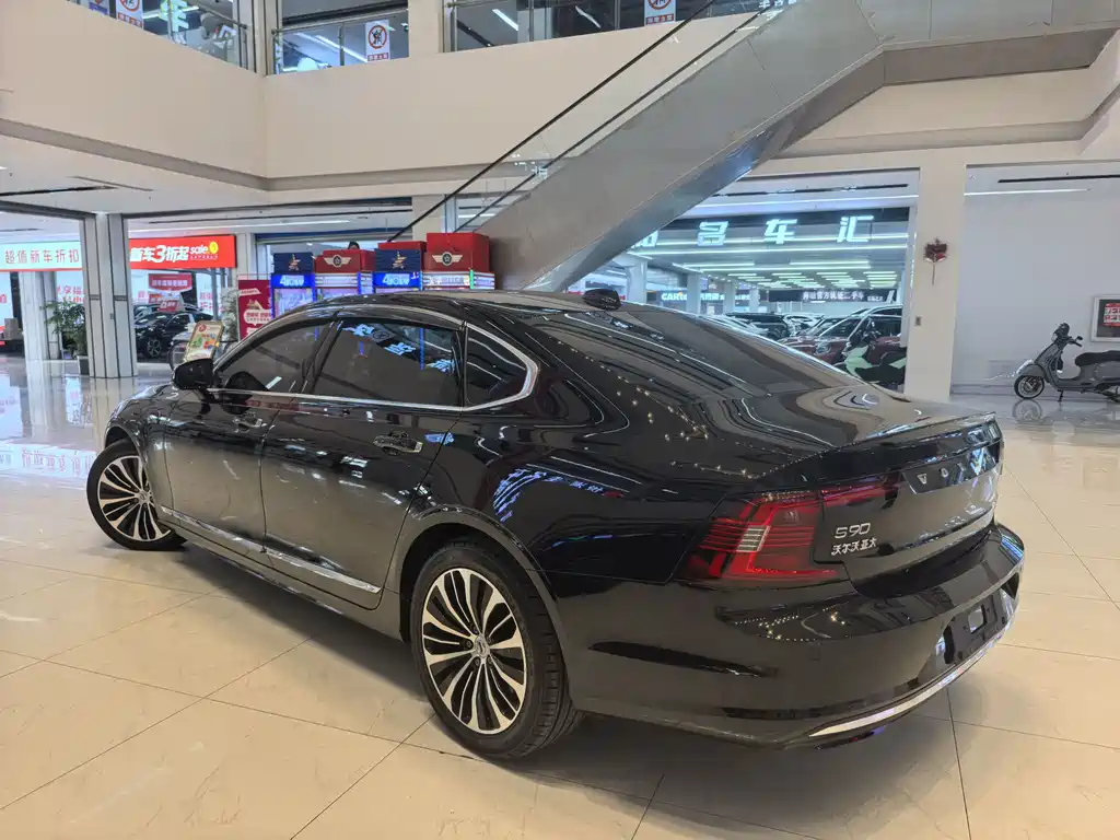 Volvo S90 PHEV T8 PHEV 4 WD Long Range Smart Ease Luxury