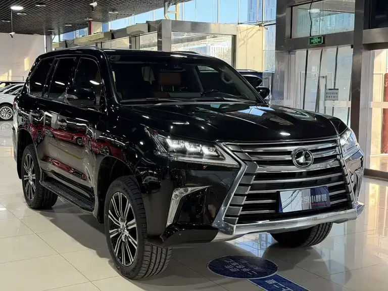 Lexus LX 570 Distinguished Luxury