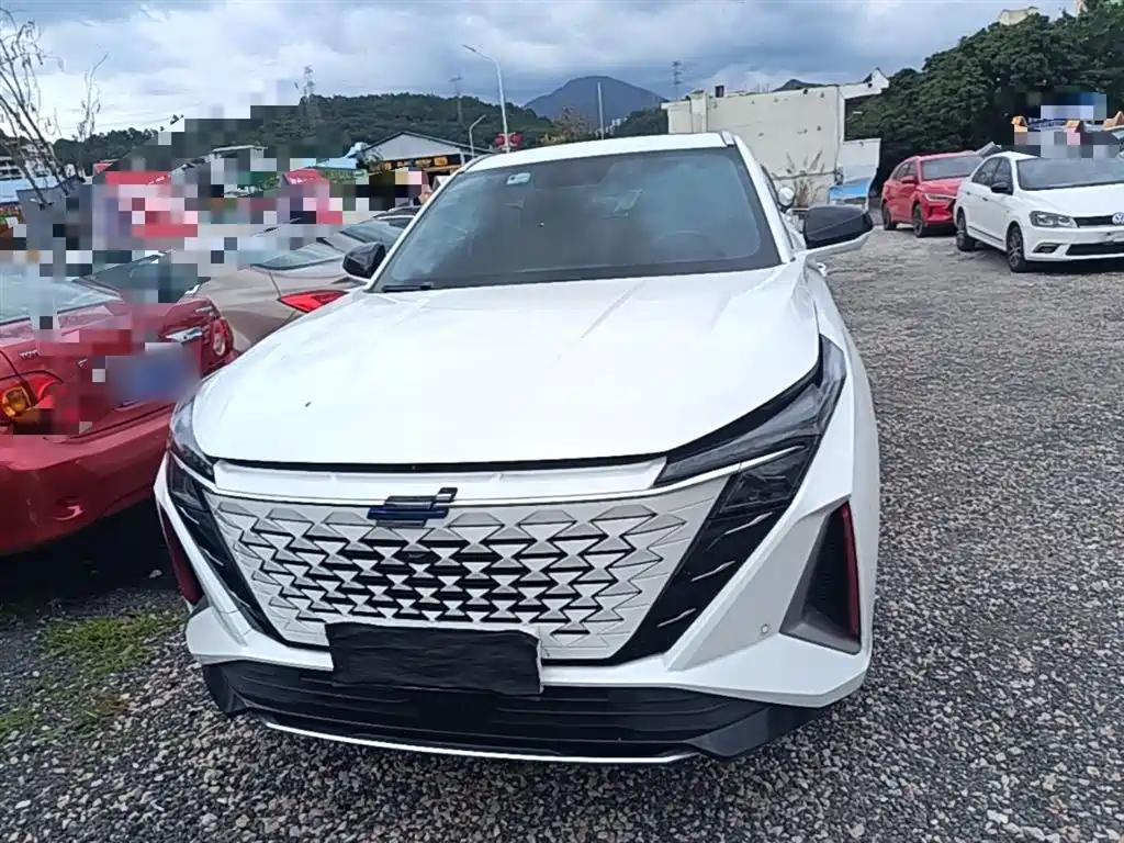 Changan Oshan Z6 Blue Whale 2.0 T Auto Smart Travel